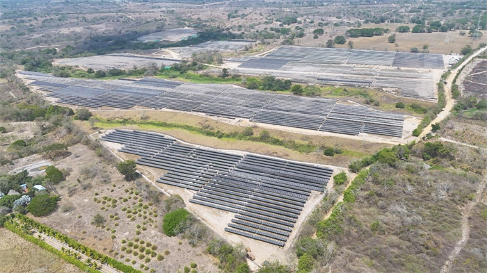 Integrated Trinasolar Vertex N 720W series modules and Vanguard 1P trackers power Colombia | Trina Solar
